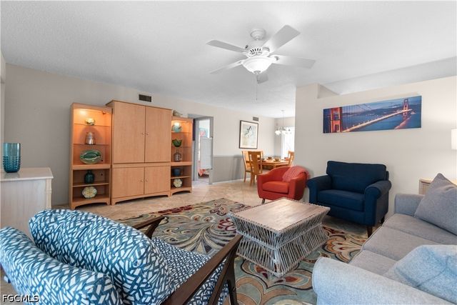 7400 College PKWY 2D, Fort Myers, FL 33907