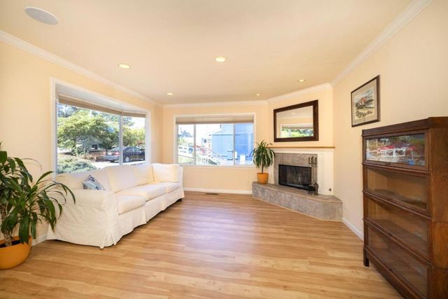 551 4th Street, Montara, CA 94037