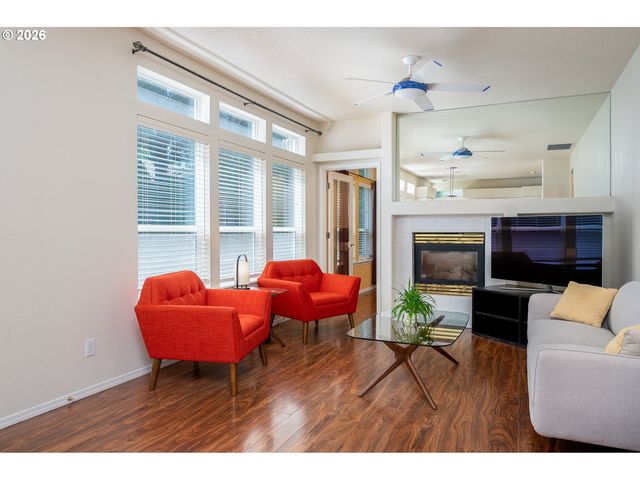 16568 Nw AVONDALE Dr, Beaverton, OR 97006