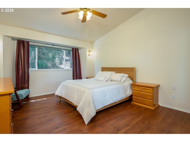 16568 Nw AVONDALE Dr, Beaverton, OR 97006