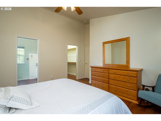 16568 Nw AVONDALE Dr, Beaverton, OR 97006