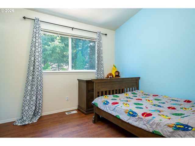 16568 Nw AVONDALE Dr, Beaverton, OR 97006