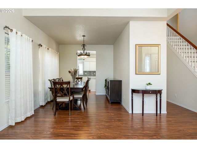 16568 Nw AVONDALE Dr, Beaverton, OR 97006
