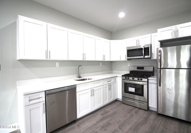 199 N Lake Avenue, Albany, NY 12206