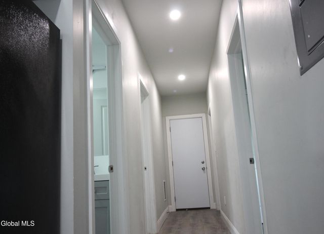 199 N Lake Avenue, Albany, NY 12206
