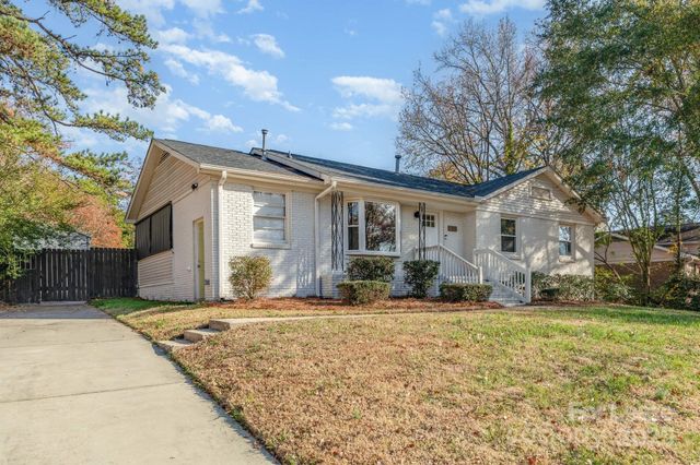 6701 Lynmont Drive, Charlotte, NC 28212