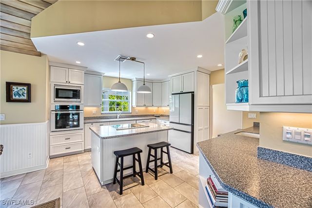 5438 Shearwater DR, Sanibel, FL 33957