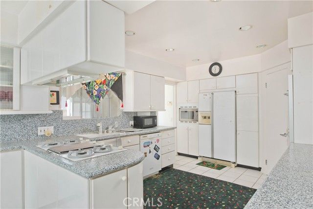 19732 Henshaw, Woodland Hills (los Angeles), CA 91364