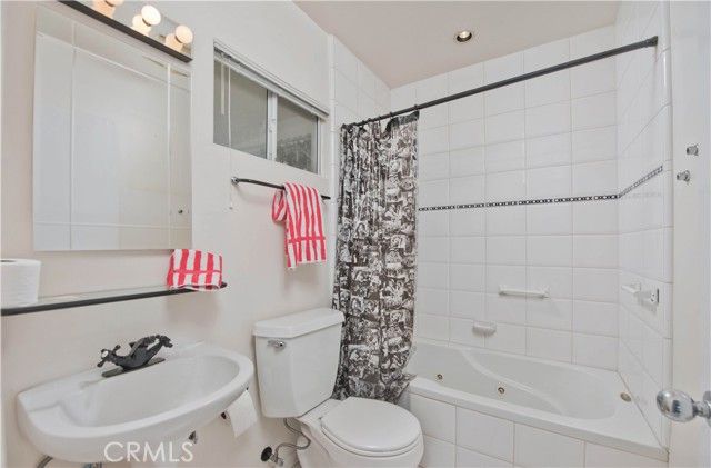 19732 Henshaw, Woodland Hills (los Angeles), CA 91364