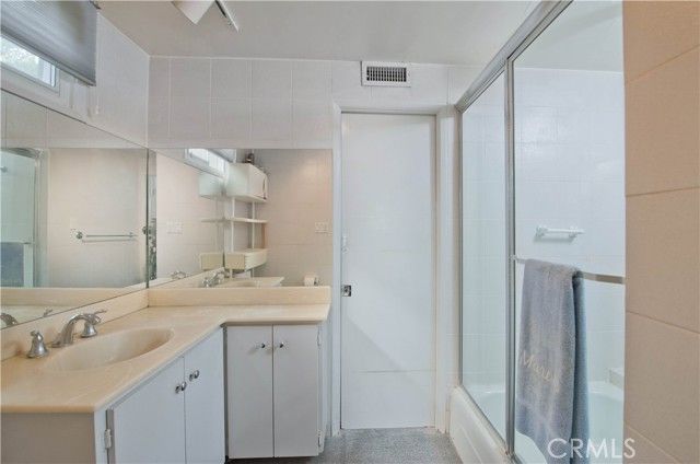 19732 Henshaw, Woodland Hills (los Angeles), CA 91364