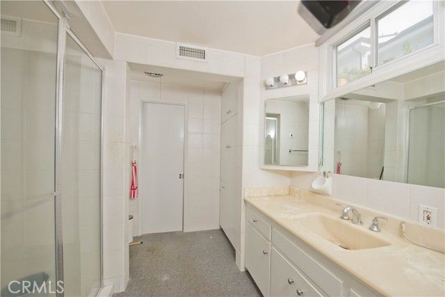 19732 Henshaw, Woodland Hills (los Angeles), CA 91364