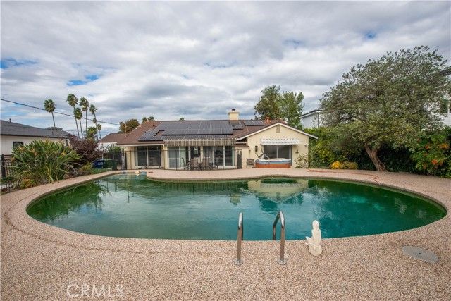 19732 Henshaw, Woodland Hills (los Angeles), CA 91364