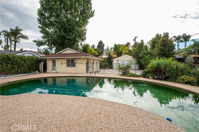 19732 Henshaw, Woodland Hills (los Angeles), CA 91364