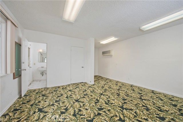 19732 Henshaw, Woodland Hills (los Angeles), CA 91364