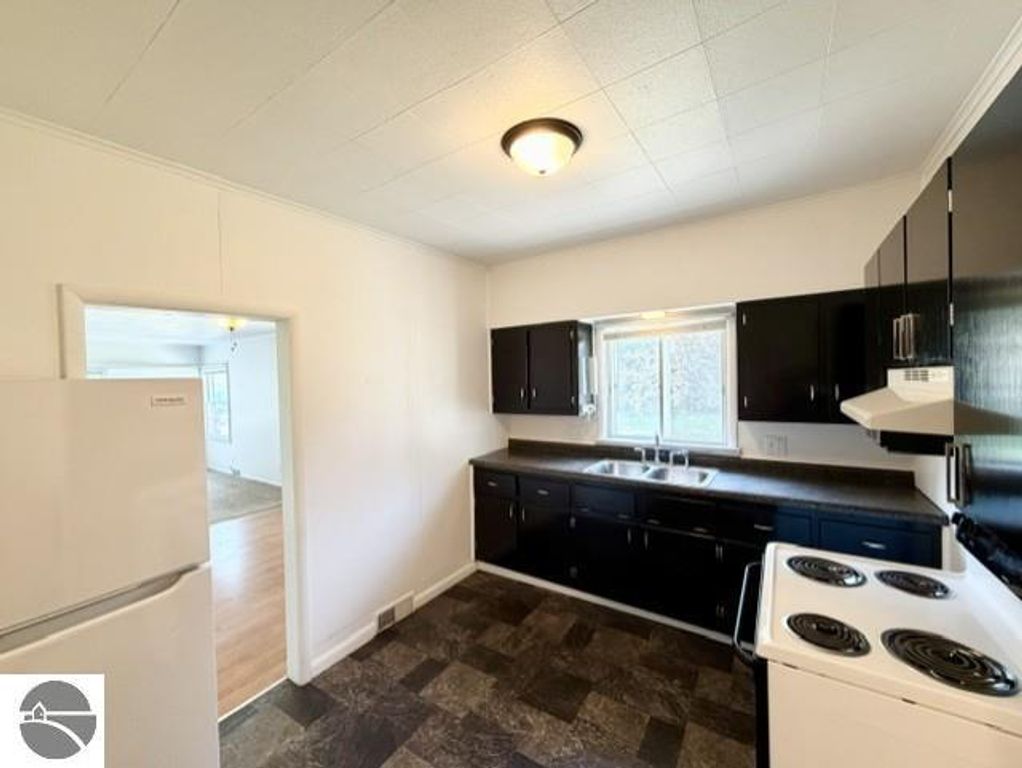 Image 12 of property listing at 1315 Plum, Alma, MI 48801