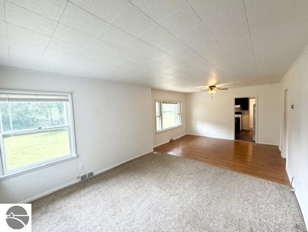 Image 7 of property listing at 1315 Plum, Alma, MI 48801