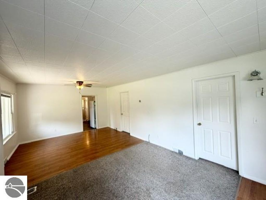 Image 8 of property listing at 1315 Plum, Alma, MI 48801