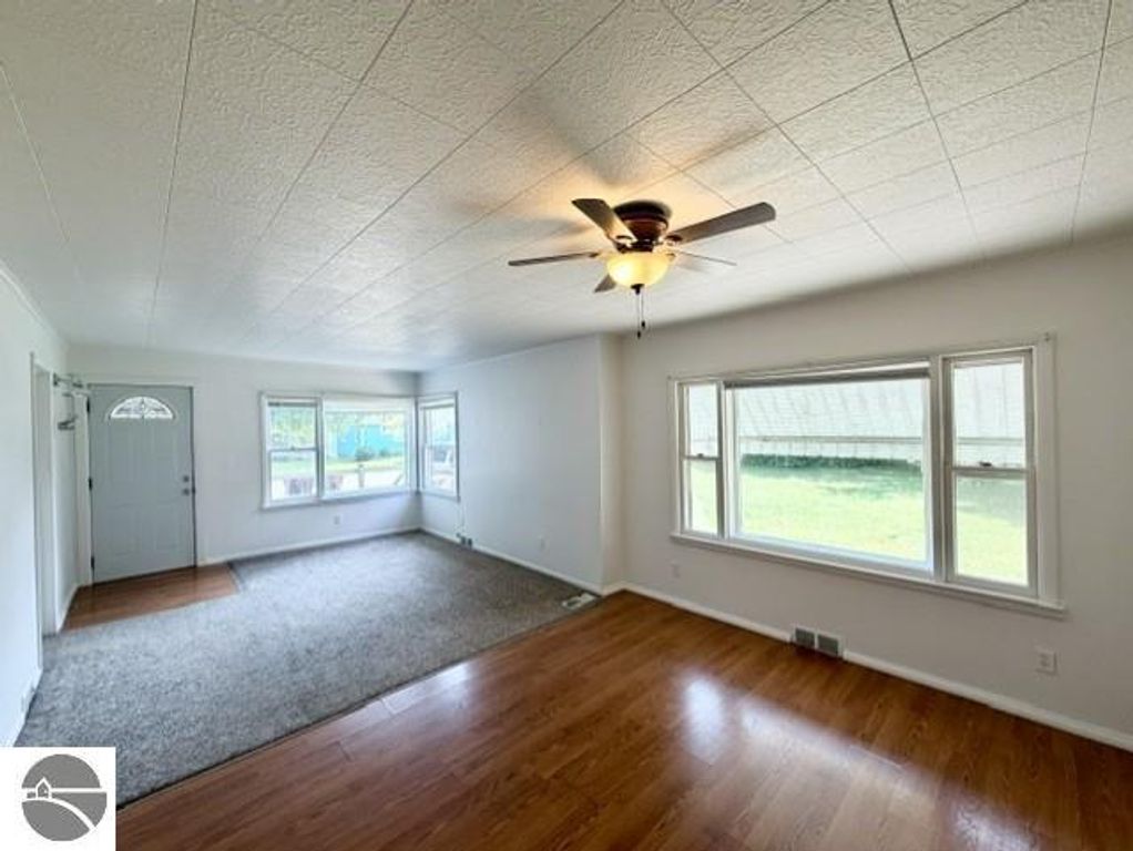 Image 9 of property listing at 1315 Plum, Alma, MI 48801