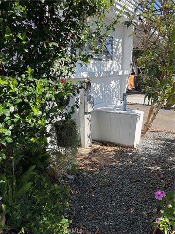 211 Monaco 54, Santa Ana, CA 92703