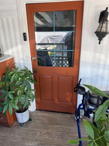 211 Monaco 54, Santa Ana, CA 92703