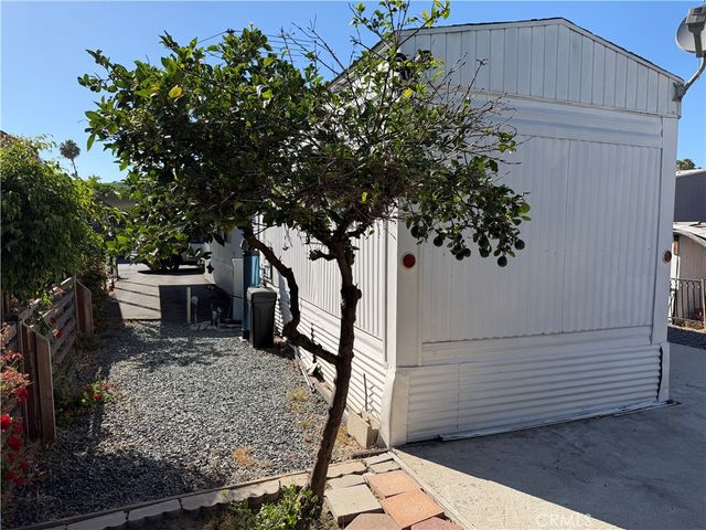211 Monaco 54, Santa Ana, CA 92703