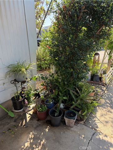 211 Monaco 54, Santa Ana, CA 92703