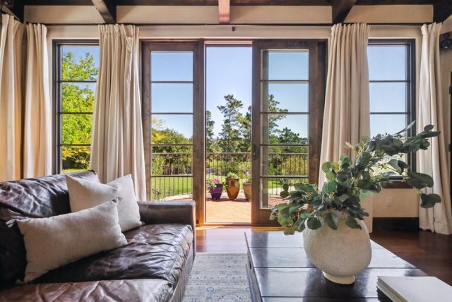 25 Searsville Court, Hillsborough, CA 94010