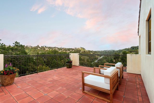 25 Searsville Court, Hillsborough, CA 94010