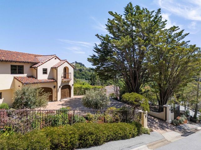 25 Searsville Court, Hillsborough, CA 94010