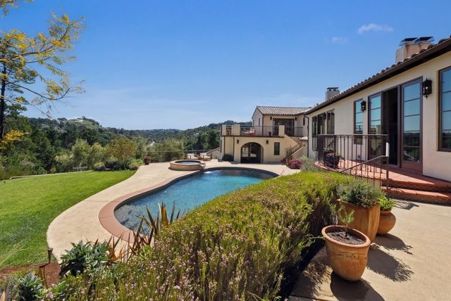 25 Searsville Court, Hillsborough, CA 94010