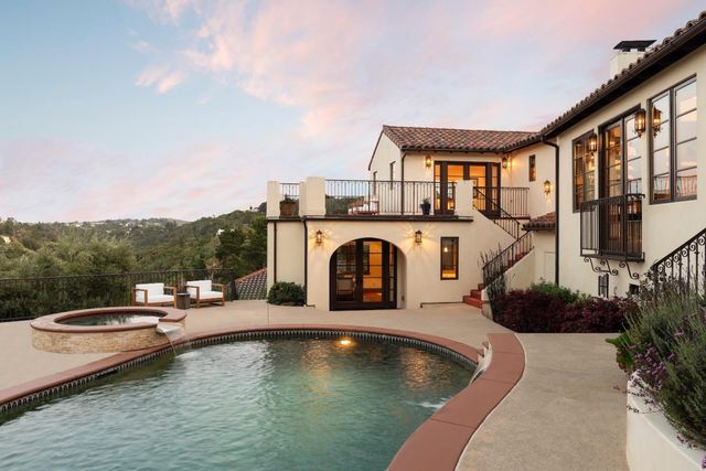 25 Searsville Court, Hillsborough, CA 94010