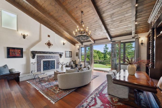 25 Searsville Court, Hillsborough, CA 94010