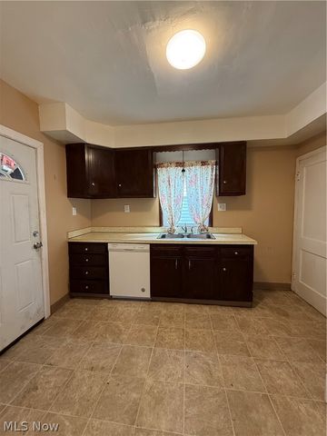 461 E 147th Street, Cleveland, OH 44110