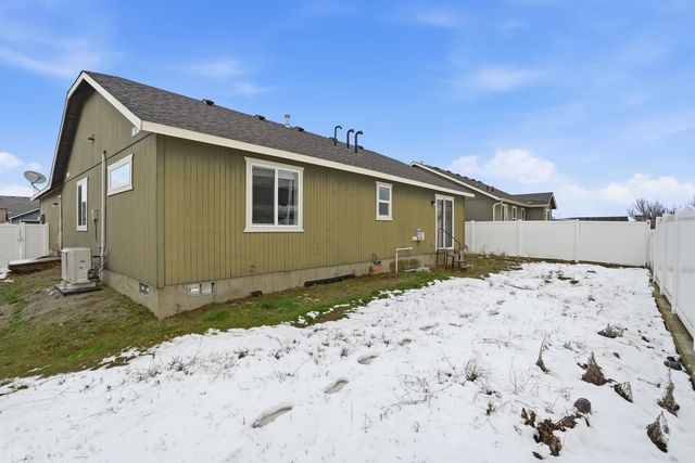 12411 W 2nd Ave, Airway Heights, WA 99001