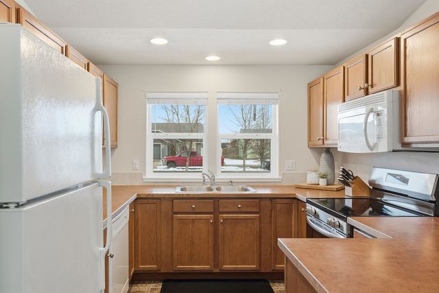 12411 W 2nd Ave, Airway Heights, WA 99001