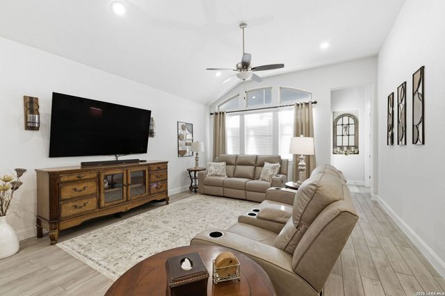 505 Huntwick Dr, Boerne, TX 78006