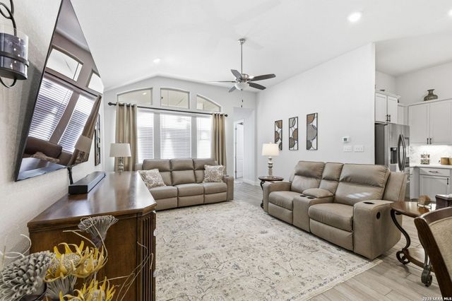 505 Huntwick Dr, Boerne, TX 78006