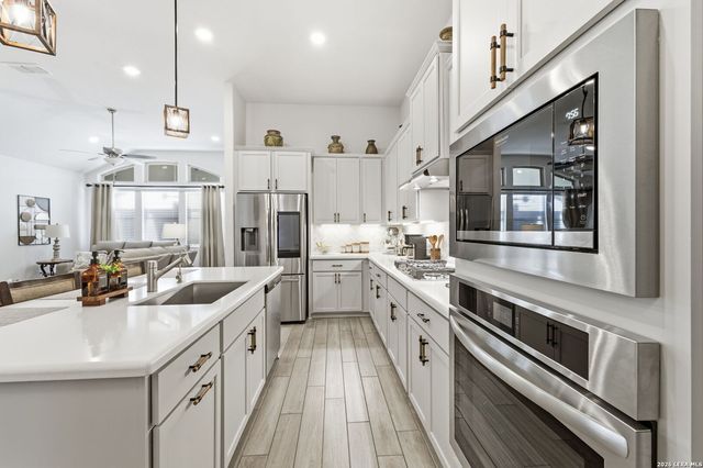 505 Huntwick Dr, Boerne, TX 78006