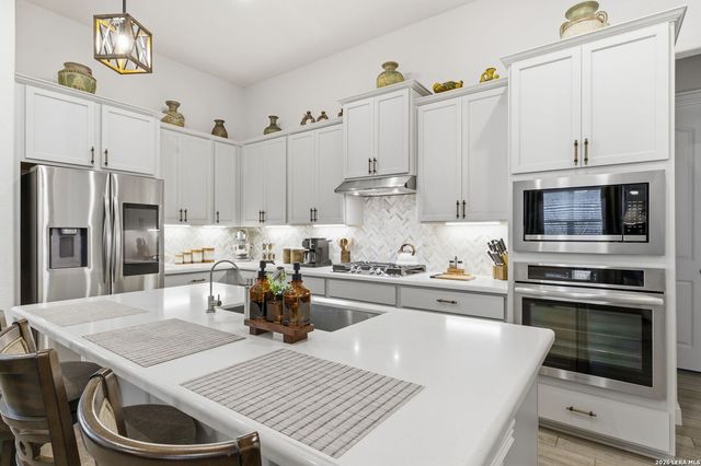 505 Huntwick Dr, Boerne, TX 78006