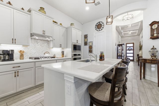 505 Huntwick Dr, Boerne, TX 78006