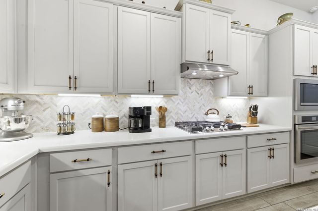 505 Huntwick Dr, Boerne, TX 78006