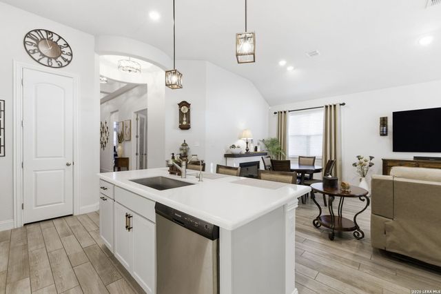 505 Huntwick Dr, Boerne, TX 78006