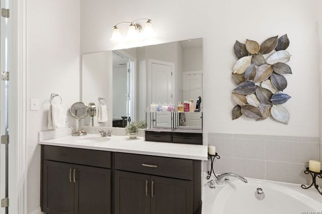 505 Huntwick Dr, Boerne, TX 78006