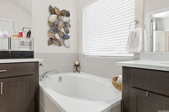 505 Huntwick Dr, Boerne, TX 78006