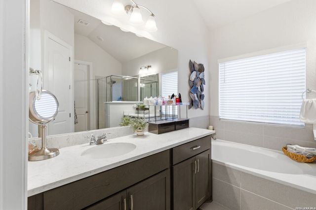 505 Huntwick Dr, Boerne, TX 78006