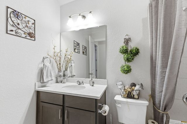 505 Huntwick Dr, Boerne, TX 78006