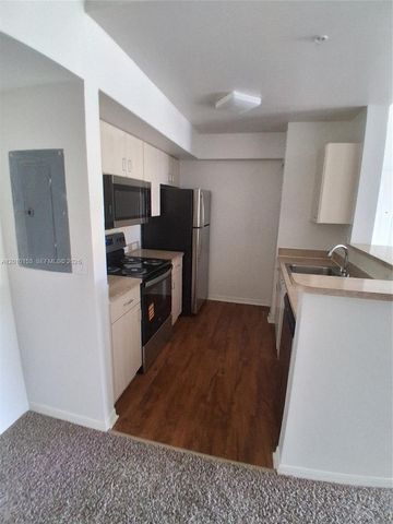 11165 SW 6th St 305, Pembroke Pines, FL 33025