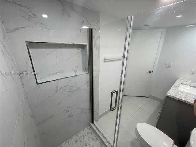 8290 Lake Dr 116, Doral, FL 33166