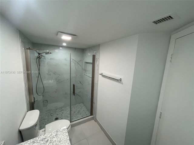 8290 Lake Dr 116, Doral, FL 33166