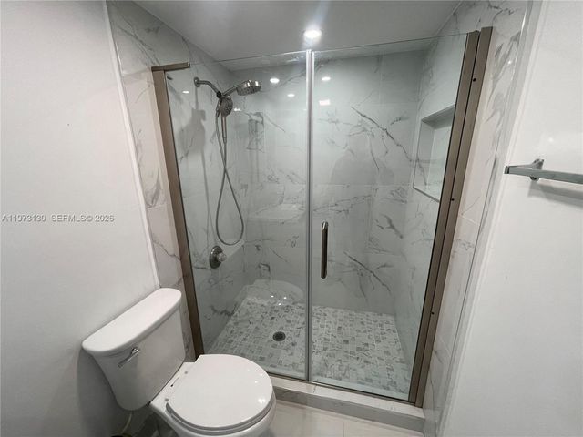 8290 Lake Dr 116, Doral, FL 33166